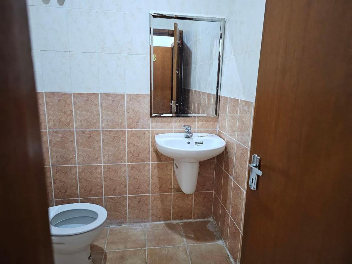 Hostel The Venue Aladdin Kuwait City Exterior photo